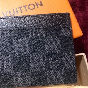 Copy LV card holder